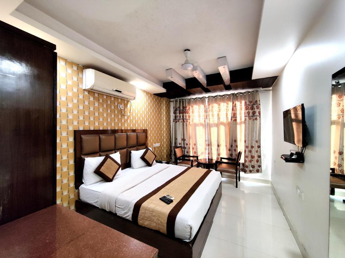 Stay At Hotel Pride, Delhi, Near Karol Bagh Metro Delhi (National Capital Territory of India) Exterior foto
