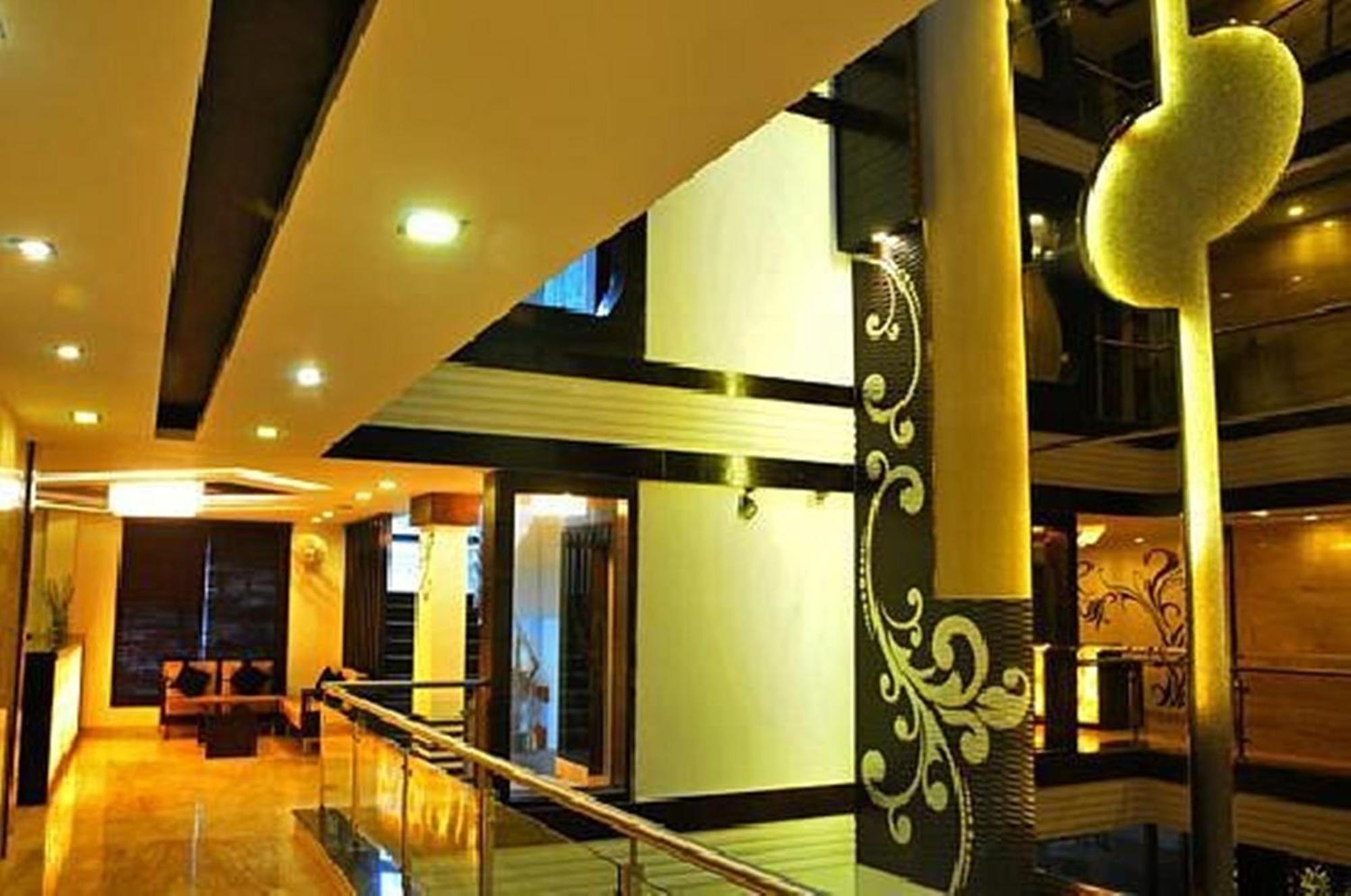 Stay At Hotel Pride, Delhi, Near Karol Bagh Metro Delhi (National Capital Territory of India) Exterior foto