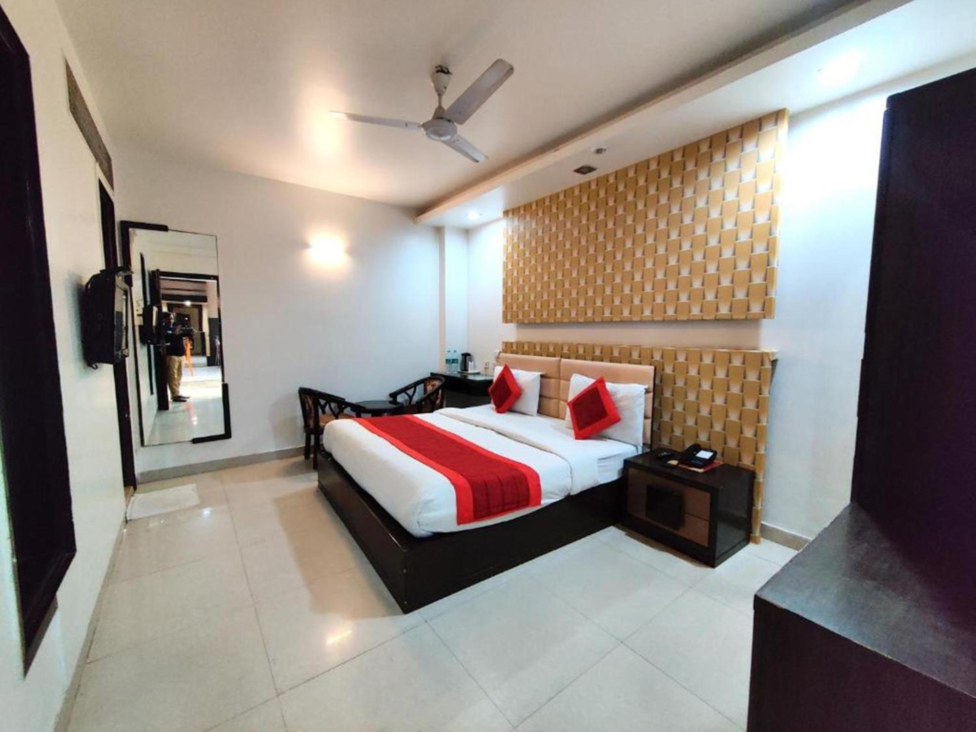 Stay At Hotel Pride, Delhi, Near Karol Bagh Metro Delhi (National Capital Territory of India) Exterior foto